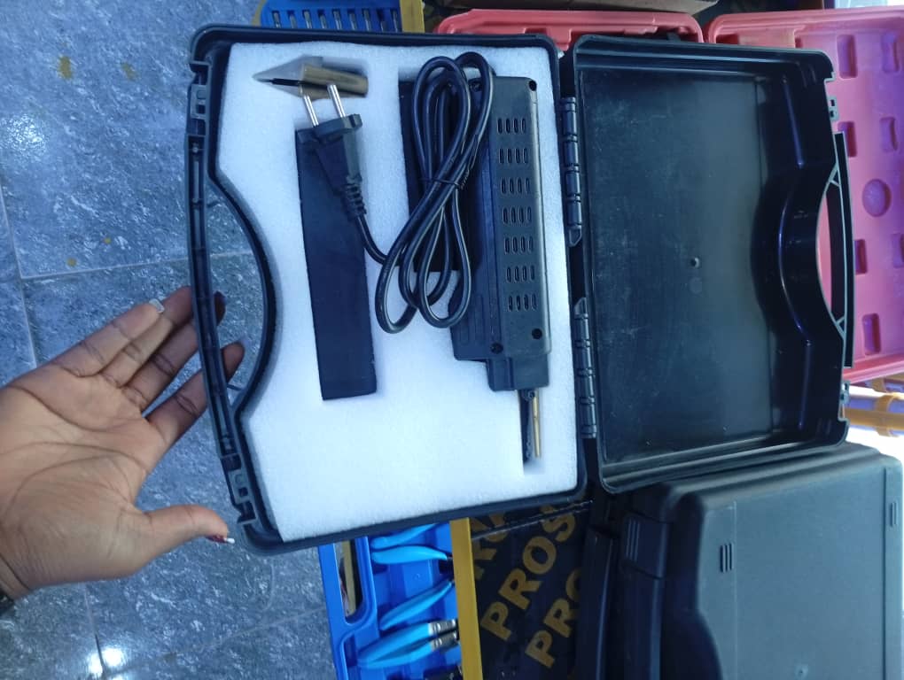 BUMPER REPAIRING MACHINE