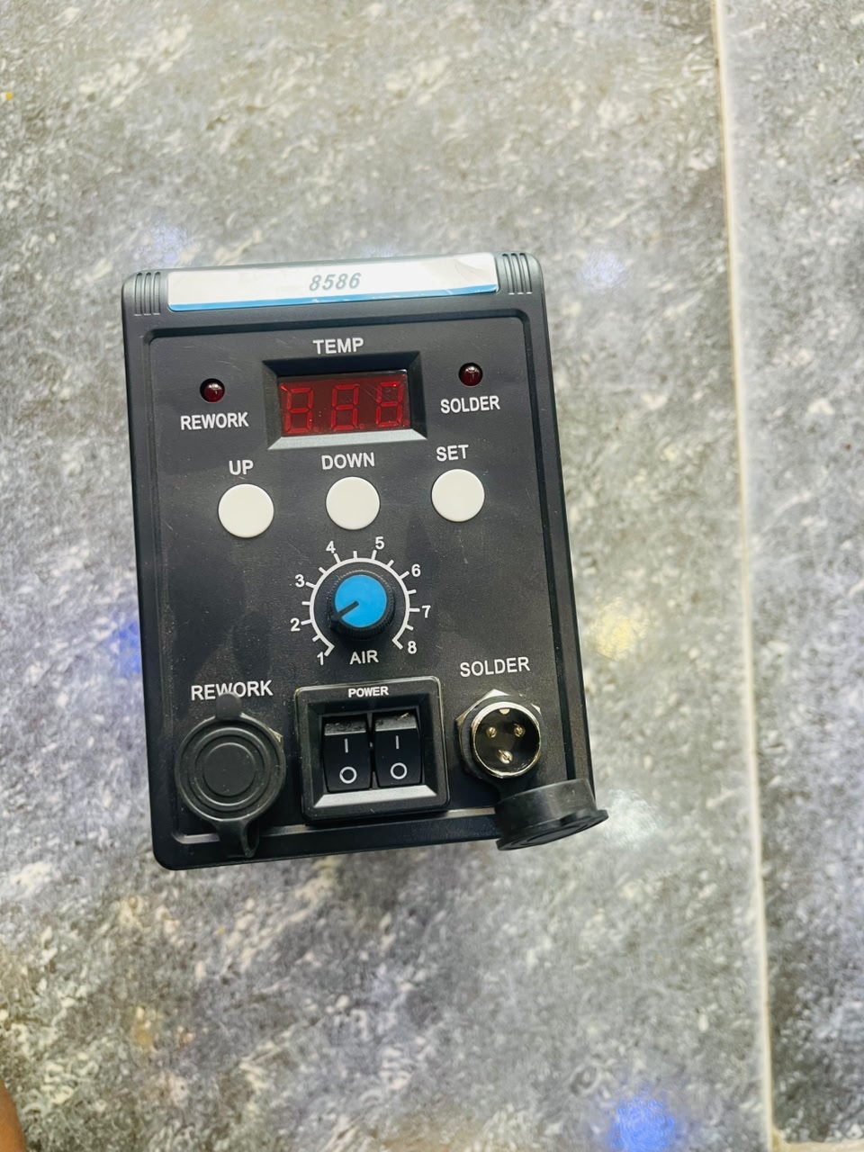 SOLDERING STATION