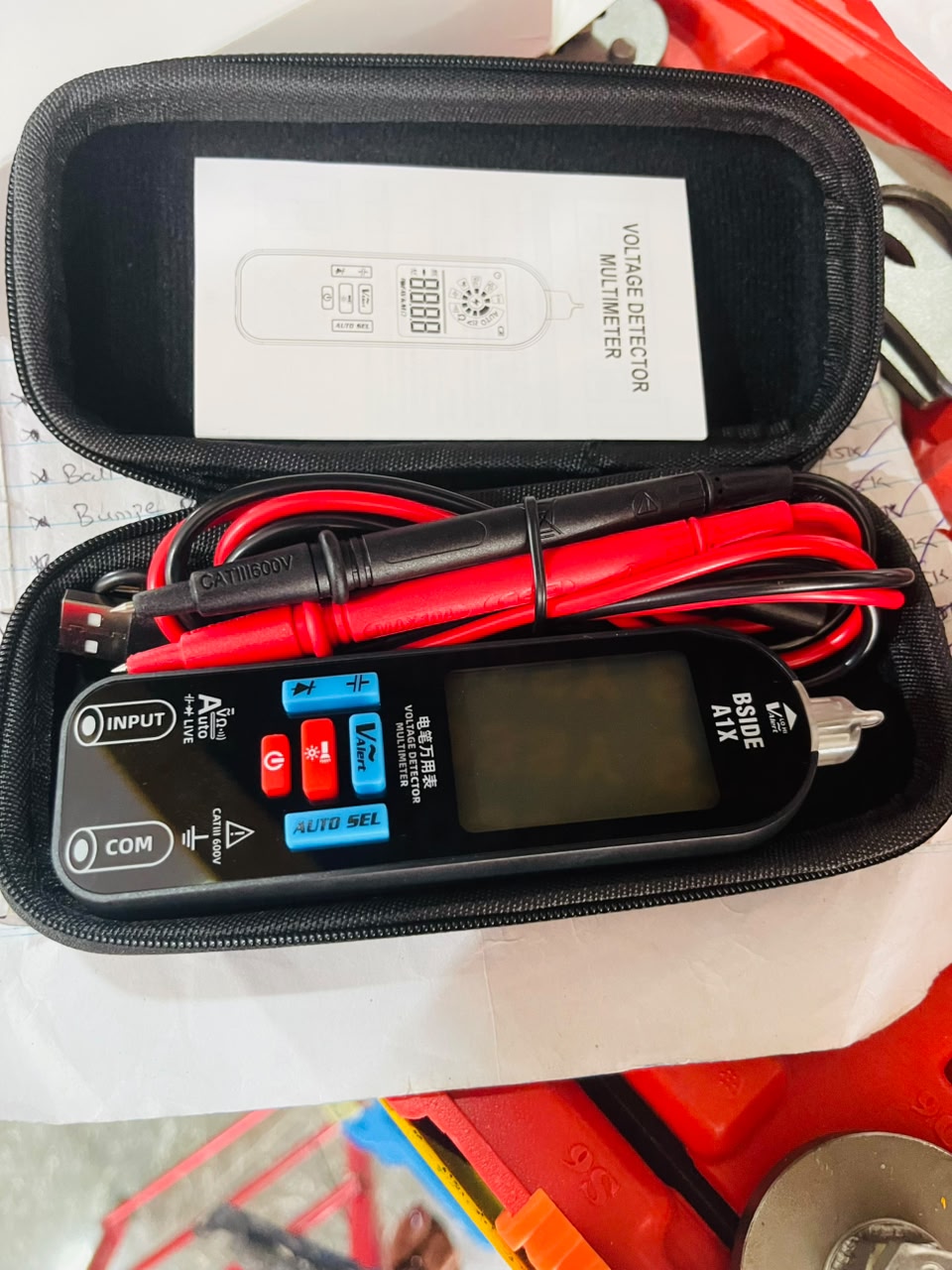 VOLTAGE DETECTOR MULTIMETER